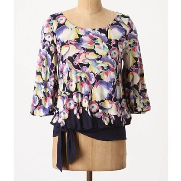 VANESSA VIRGINIA Luxe Blossoms Tee Navy Multi Floral Tie Knot 3/4 Sleeve Blouse - Picture 1 of 13